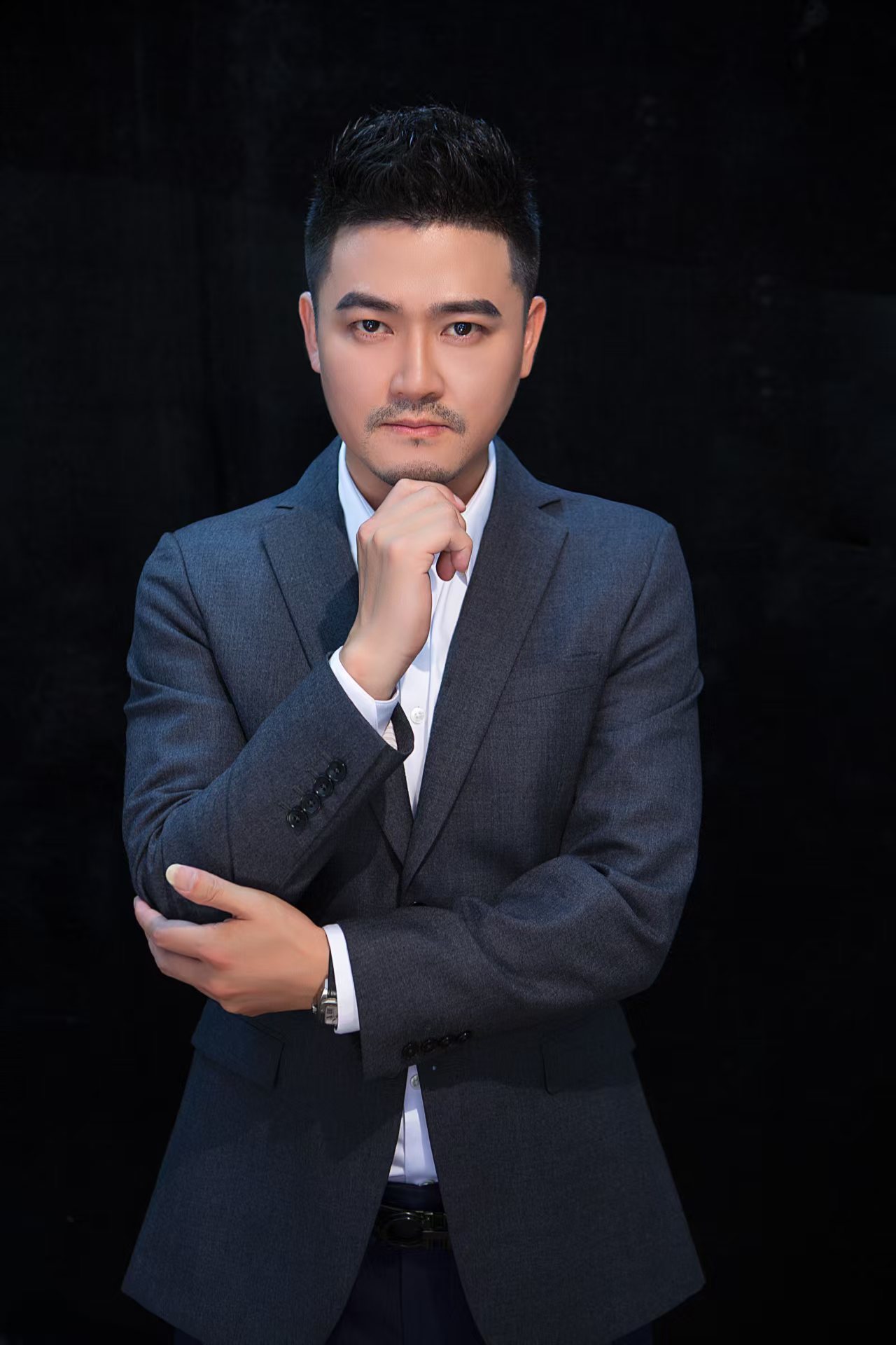 创始人姓名 个人照片